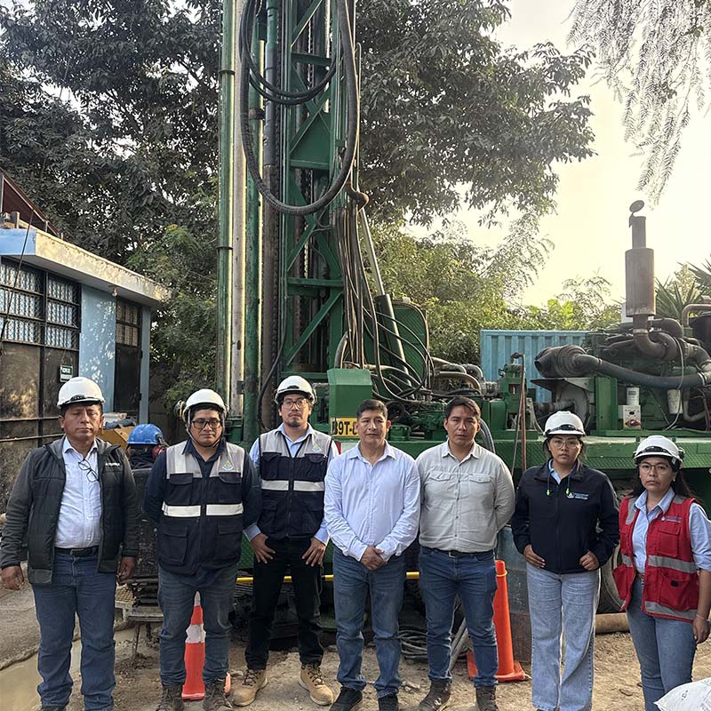 Perforación de un pozo tubular de 145.0 m de profundidad, entubado con tubería de acero inoxidable AISI 304L de 12” de diámetro, diseñado para un caudal de explotación de 14 l/s.