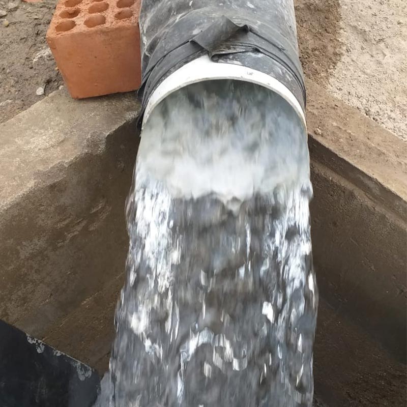 Perforación de un pozo tubular de 80.0 m de profundidad, entubado con tubería de acero inoxidable de 15" de diámetro, diseñado para un caudal de explotación de 30 l/s.