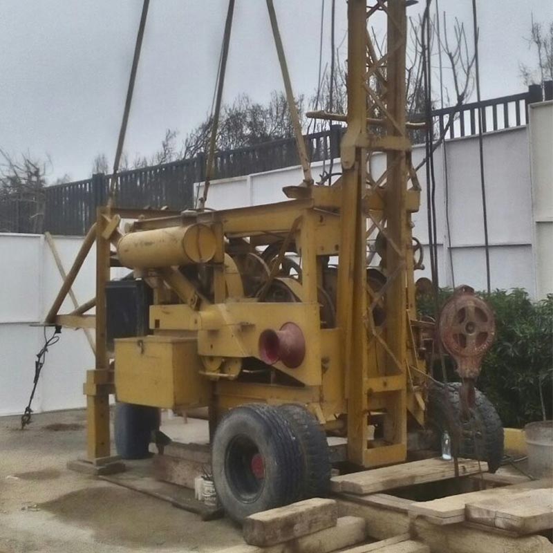 Perforación de un pozo tubular de 45.0 m de profundidad, entubado con tubería de PVC de 12" de diámetro, diseñado para un caudal de explotación de 8 l/s.