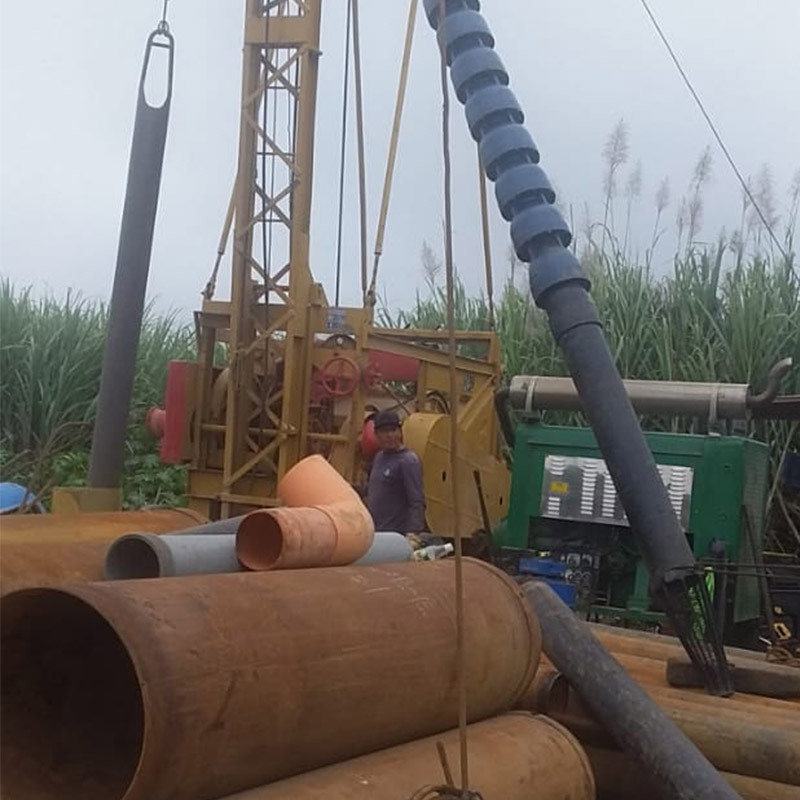 Perforación de 05 pozos tubulares, cada uno de 60.0 m de profundidad, entubados con tubería de fierro negro de 16" de diámetro, diseñados para un caudal de explotación de 30 l/s.