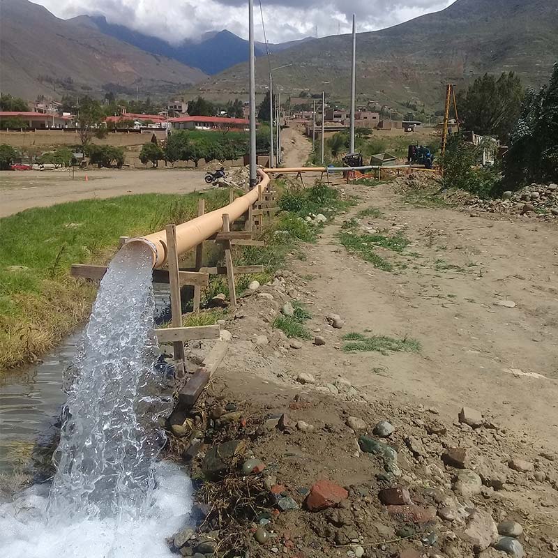 Perforación de dos pozos tubulares: PP01 de 100.0 m y PP02 de 102.0 m de profundidad, entubados con tubería de acero inoxidable de 15" de diámetro, diseñados para un caudal de explotación de 60 l/s.