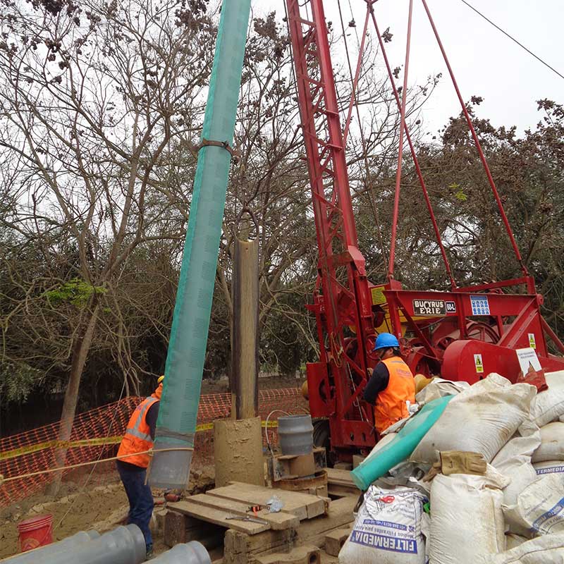Perforación de un pozo tubular de 40.0 m de profundidad, entubado con tubería de PVC de 12" de diámetro, diseñado para un caudal de explotación de 7 l/s.