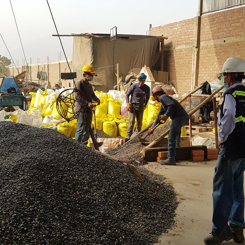 Perforación de un pozo tubular de 100.0 m de profundidad, entubado con tubería de acero inoxidable de 15" de diámetro, diseñado para un caudal de explotación de 35 l/s.