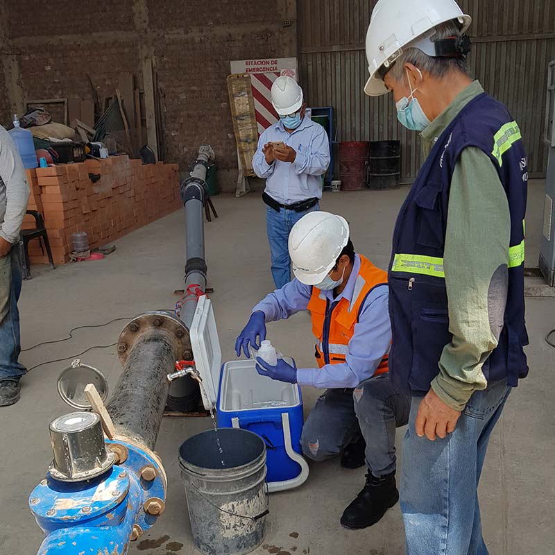 Perforación de un pozo tubular de 100.0 m de profundidad, entubado con tubería de acero inoxidable de 15" de diámetro, diseñado para un caudal de explotación de 35 l/s.